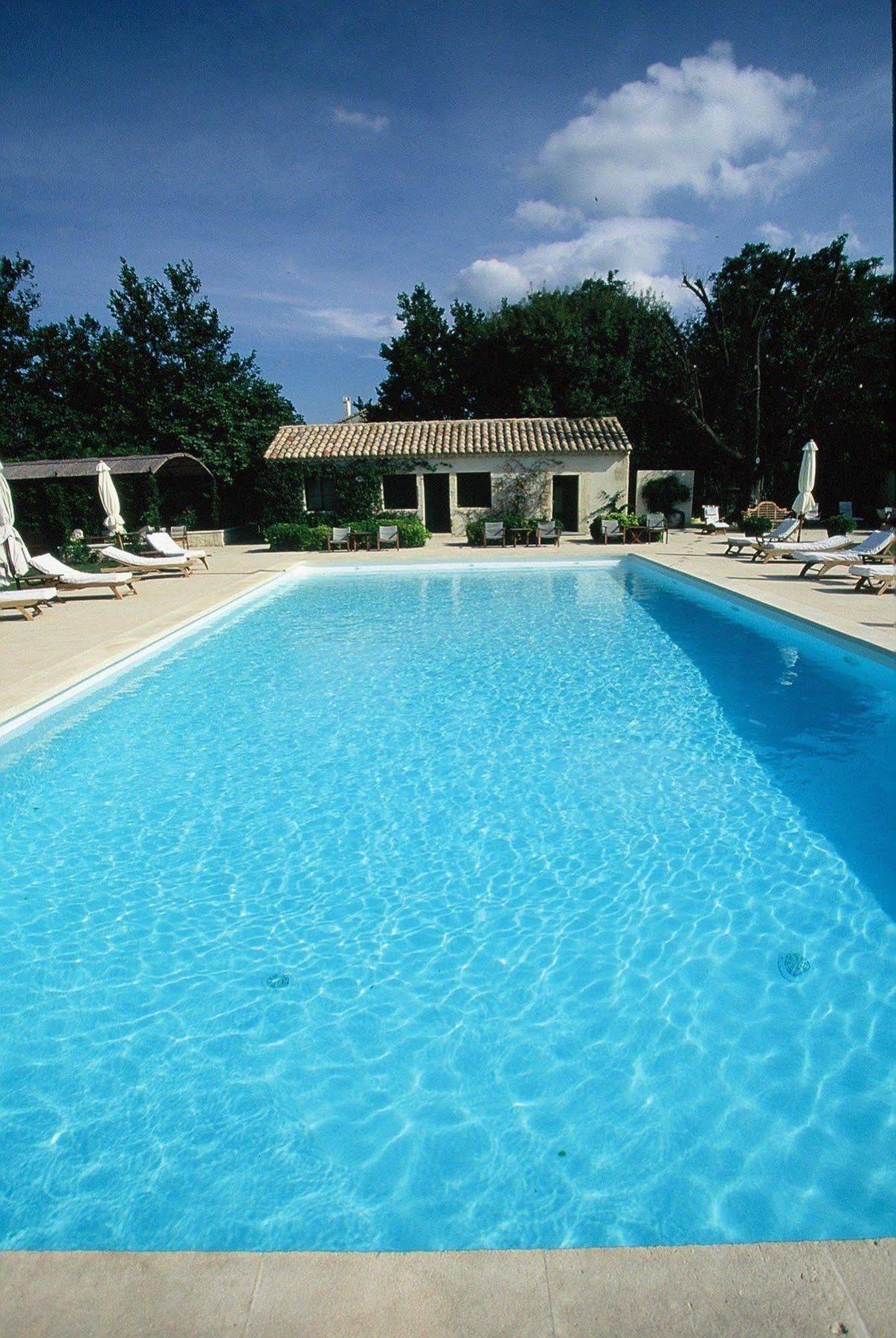 Le Mas De Peint - Hotel Et Restaurant Arles Exterior photo
